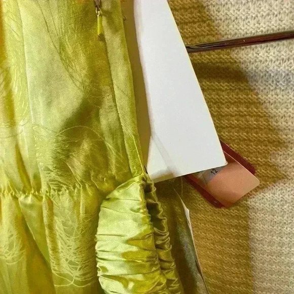 AliRo chartreuse cocktail dress - Picture 8 of 10